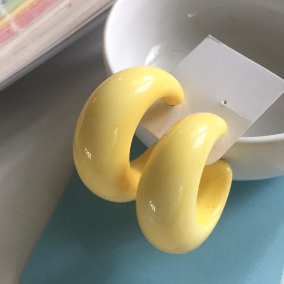 Yellow Earrings NWT (never worn) - Picture 1 of 4